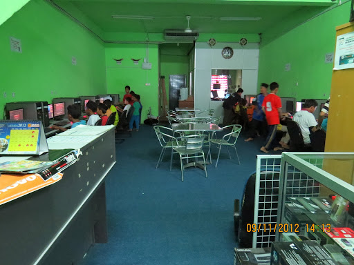 Pusat Internet Pcoms Centre